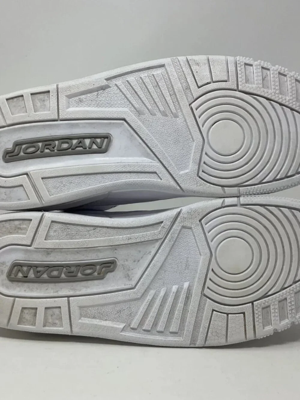 Air Jordan 3 Retro Pure Money Mens Size 9 White/Silver Sneakers CT8532-111